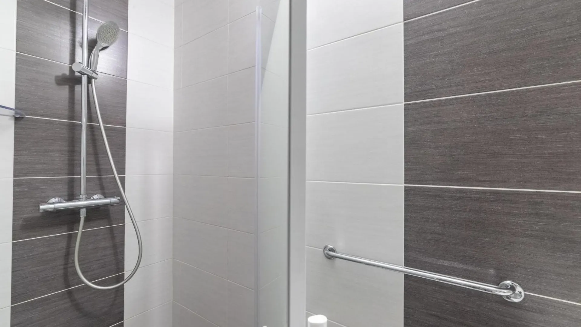 Apartment Les Roses Lauriers By Interhome 勒拉旺杜