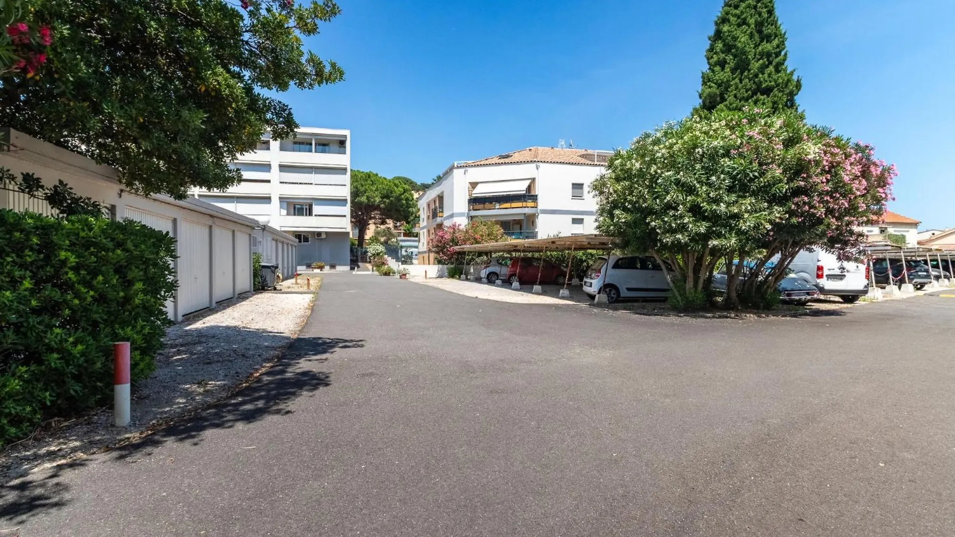 Apartment Les Roses Lauriers By Interhome 勒拉旺杜