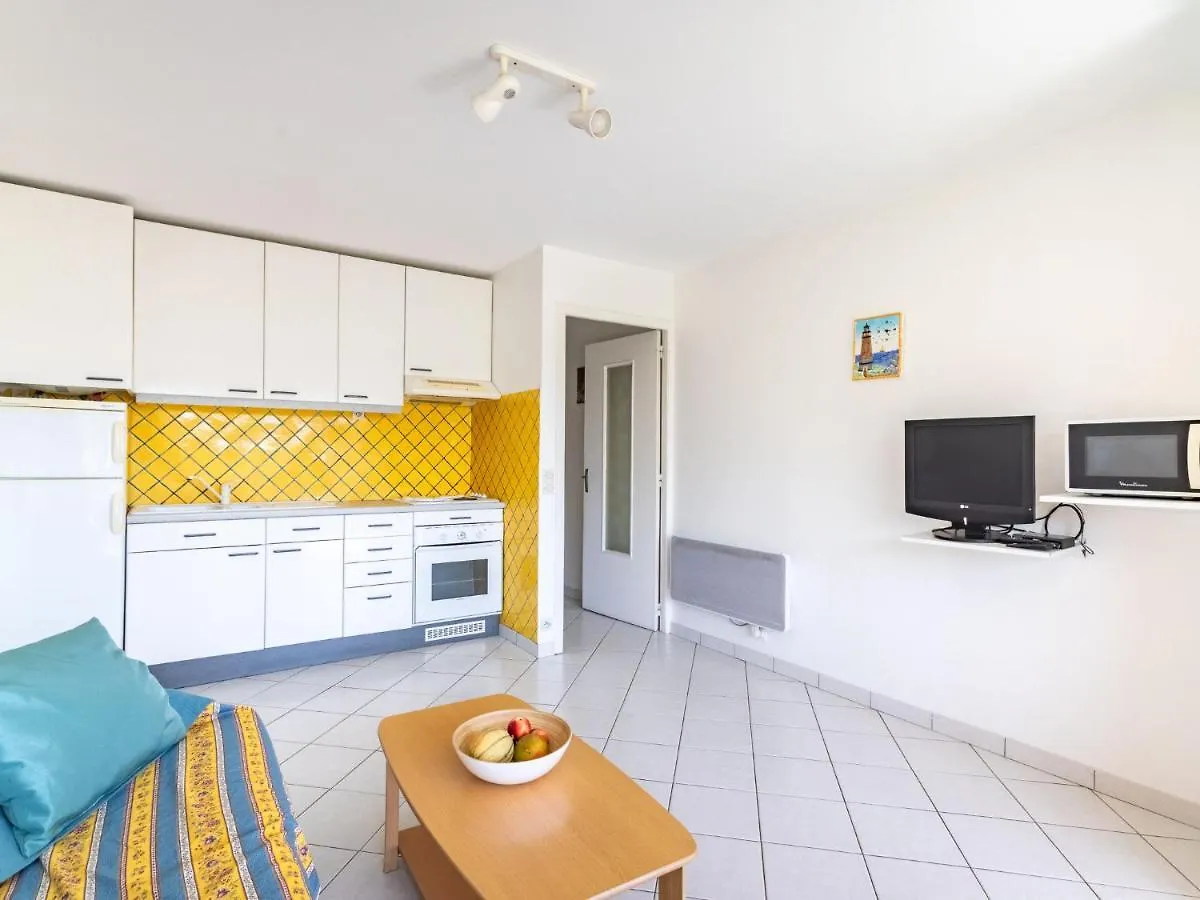 Apartment Les Roses Lauriers By Interhome Le Lavandou