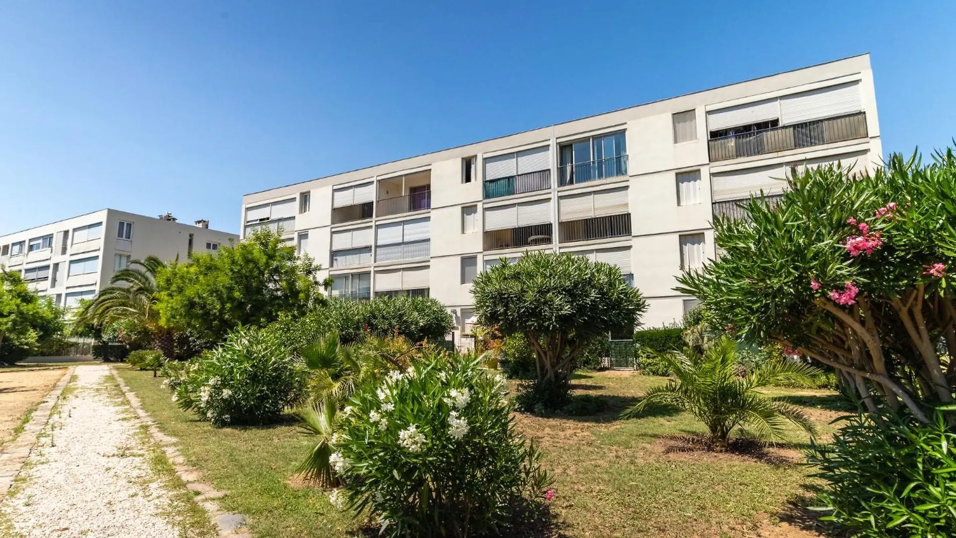 Apartment Les Roses Lauriers By Interhome Le Lavandou 0*,