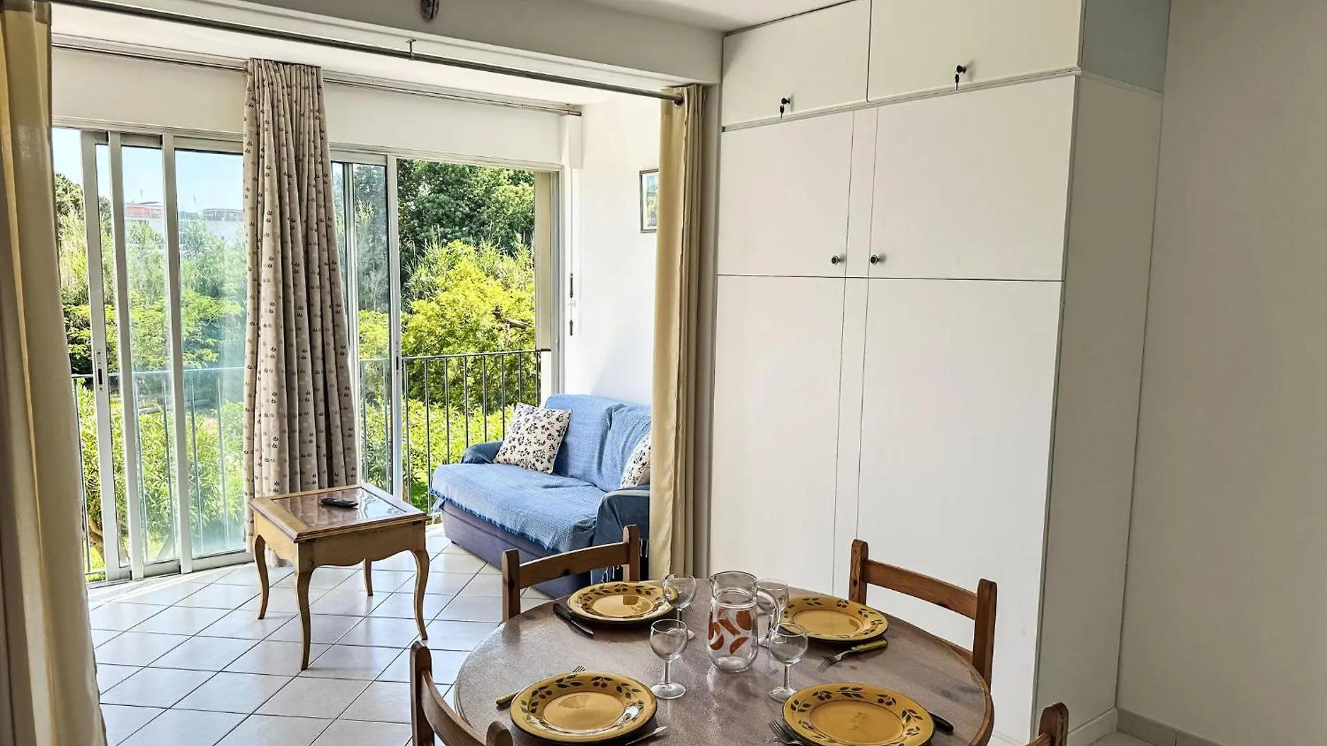 Apartment Les Roses Lauriers By Interhome Le Lavandou