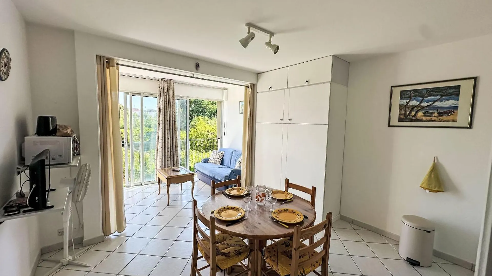 Apartment Les Roses Lauriers By Interhome Le Lavandou